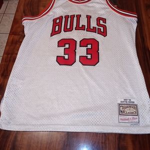Scottie pippen jersey